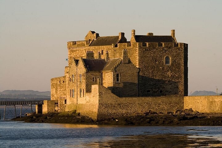 Outlander Adventure: Jacobite Castles & Filming Locations Day Tour