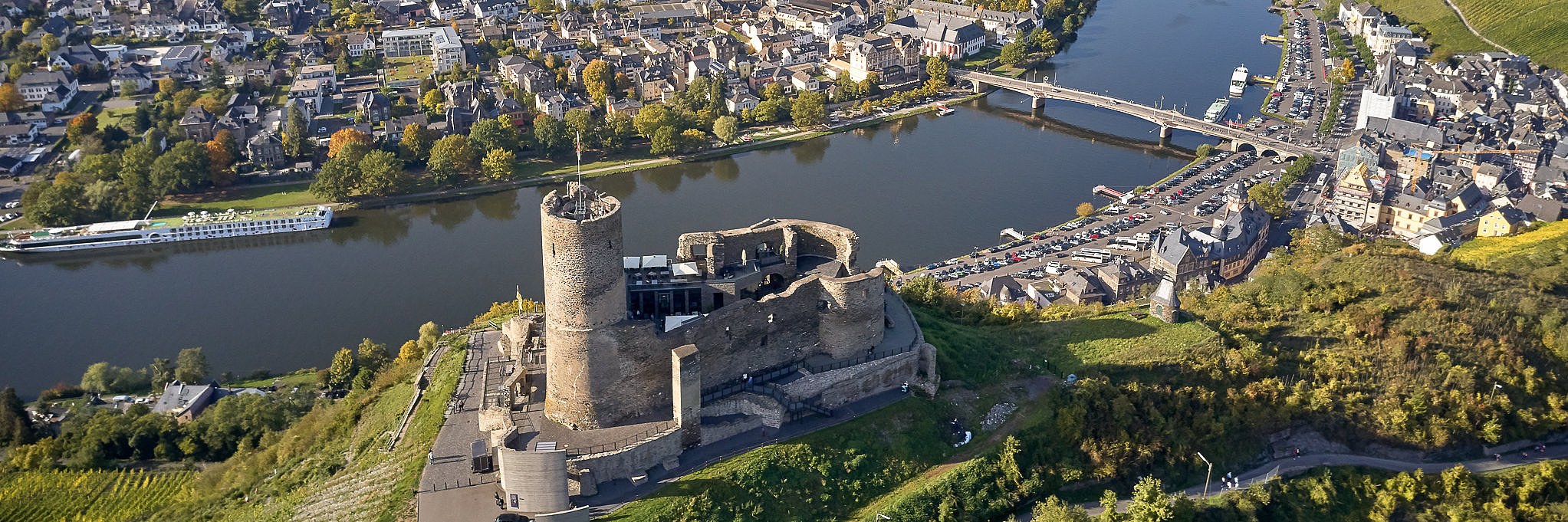 Landshut Castle Ruins: Guided Hike & Panoramic Mosel Views