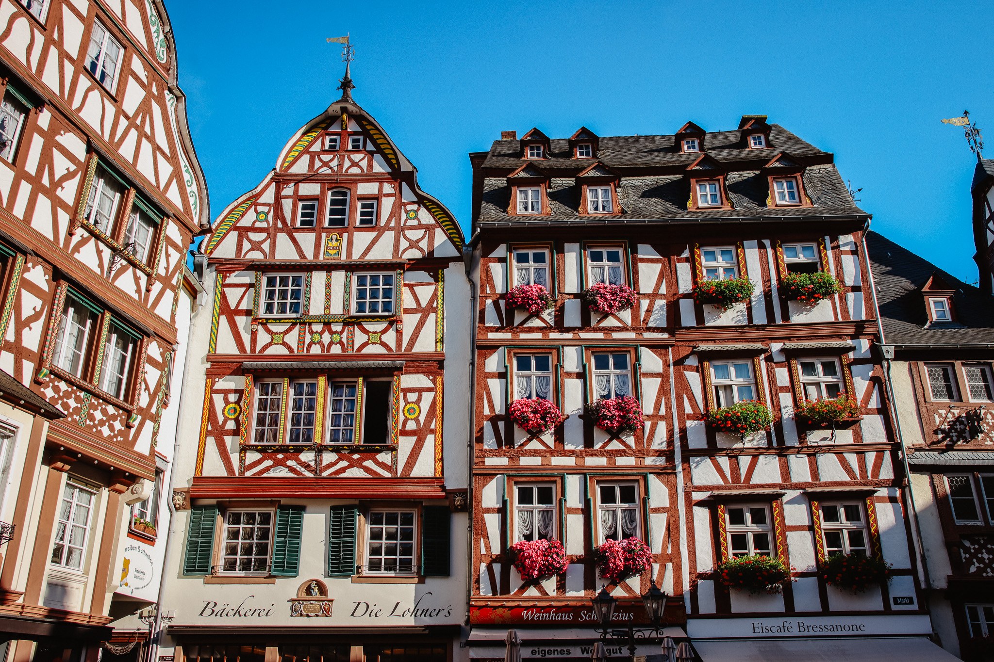 Bernkastel Old Town Walking Tour: Fachwerk, Fountains & History