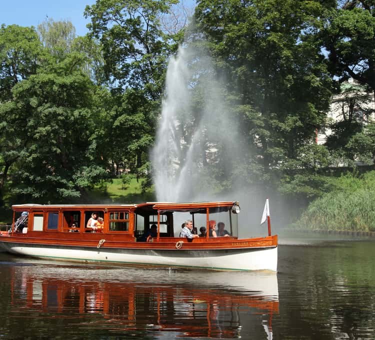 Riga Canal & Daugava: Private Scenic Boat Cruise