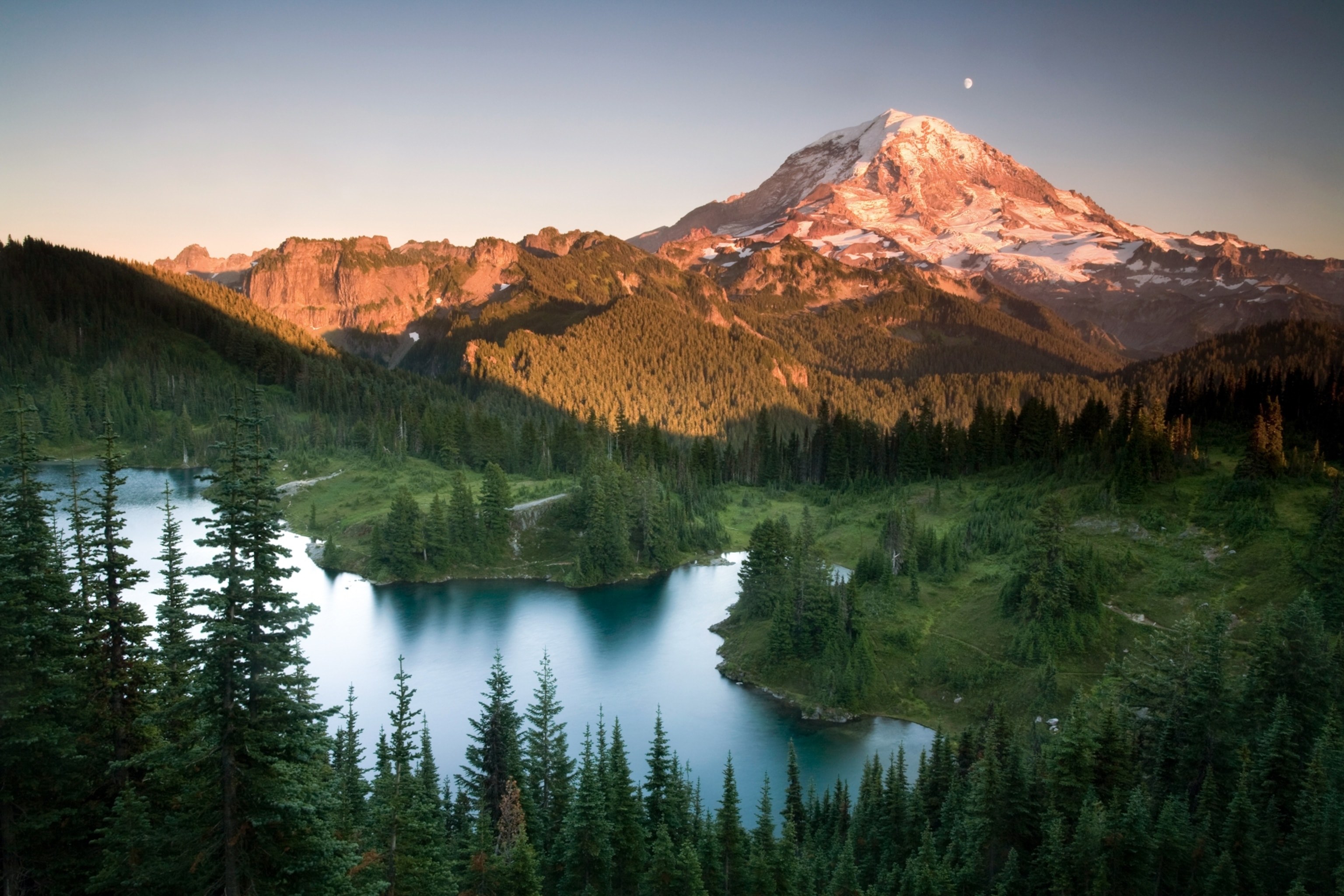 Mount Rainier National Park: Summit Meadows & Sunrise Ridge