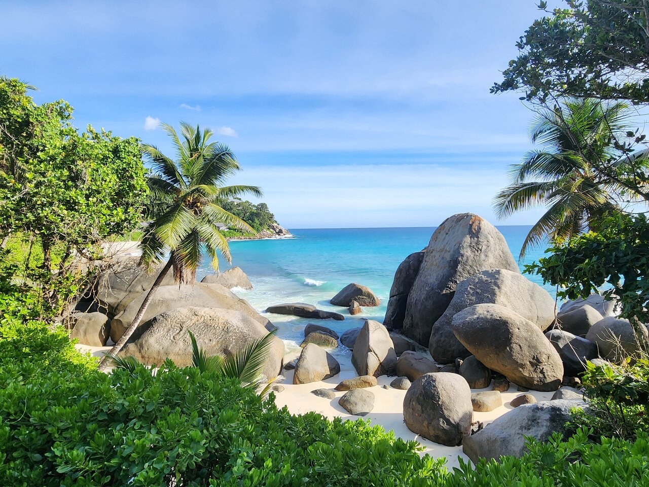 Private Full-Day Mahé Island Tour with Lunch