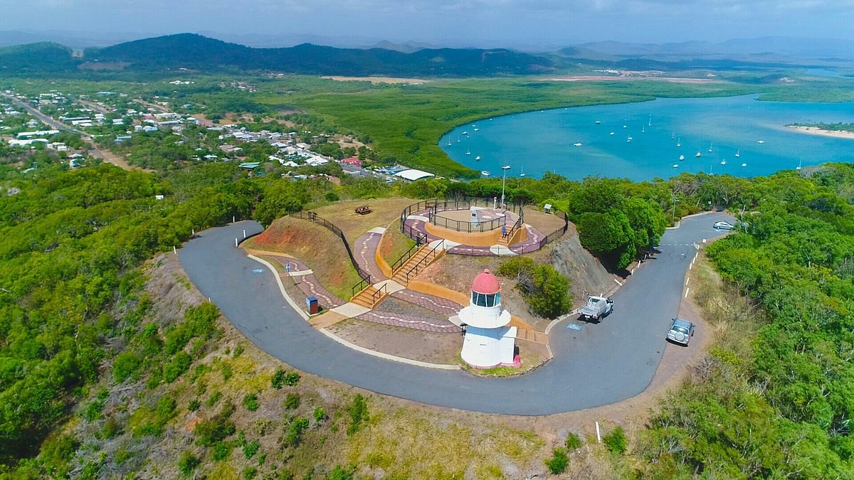Grassy Hill Lookout: 360° Views from Cook's Own Vantage Point