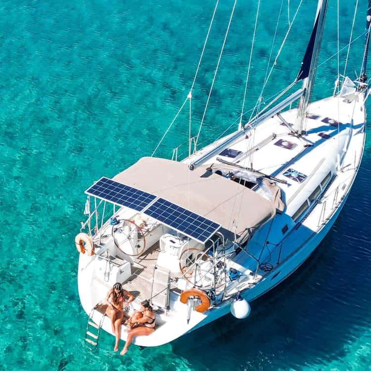 Rethymno Small-Group Sailing: Mediterranean Meal & Drinks