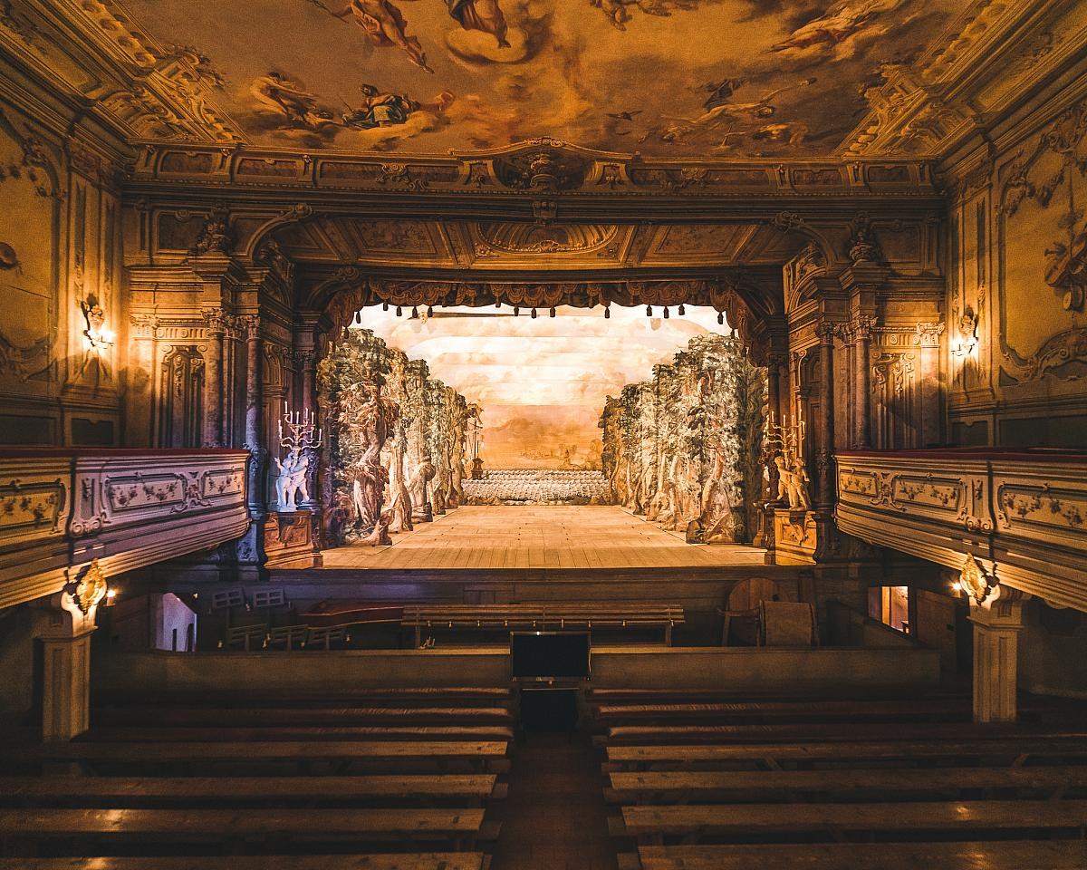 Cesky Krumlov + the Baroque Castle Theatre, the best-preserved in Europe