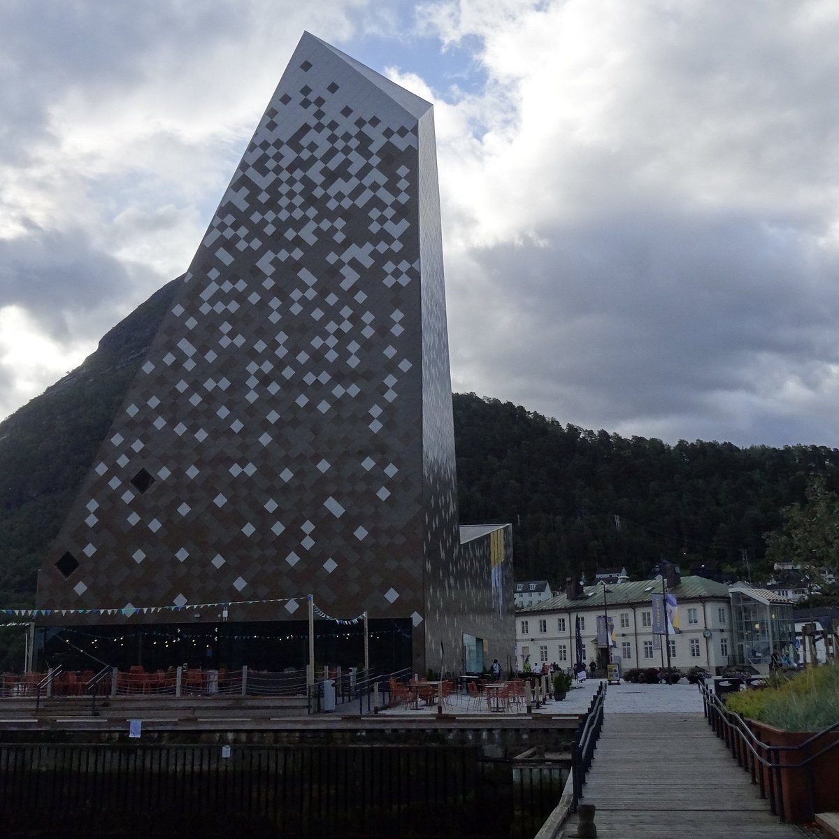 Norsk Tindesenter: Norwegian Mountaineering Centre & Boulder Wall
