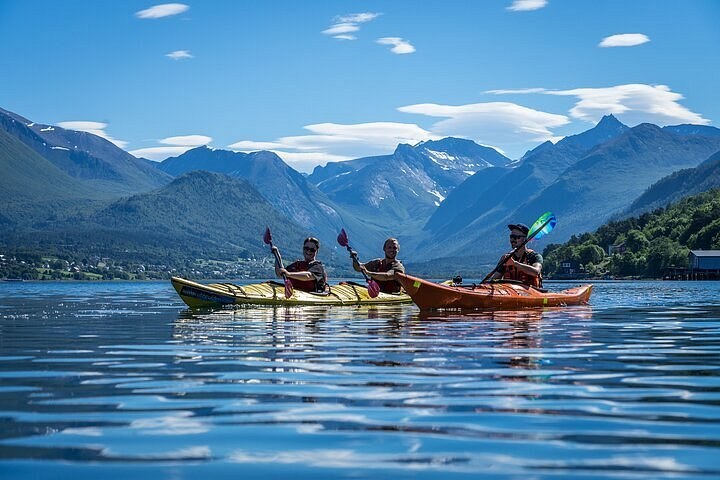 Åndalsnes Kayak Tour: Seven Sisters Fjord Paddle
