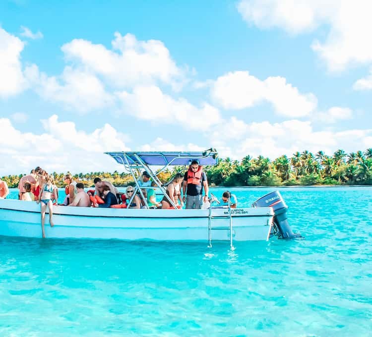 Saona Island VIP Crusoe Experience: Private Catamaran & Lunch