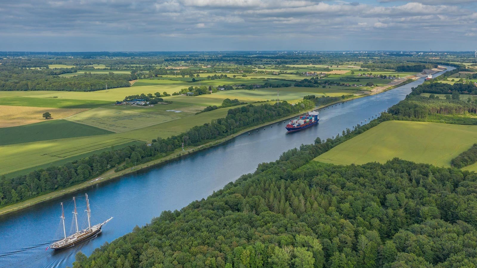 Kiel Canal Paddle Steamer Cruise: Historic Waterway in Grand Style