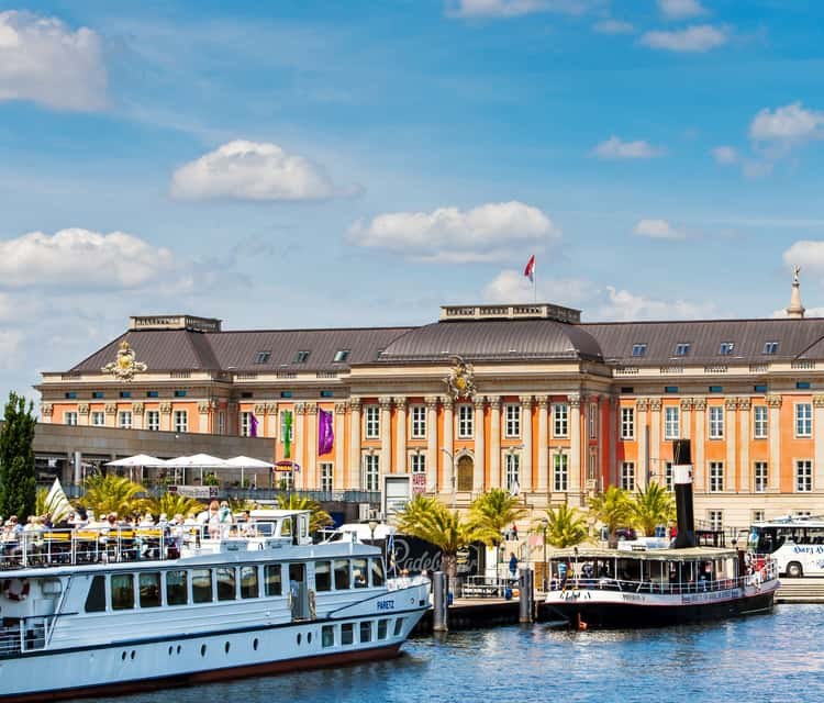 Sachsenhausen Memorial & Berlin Landmarks: Private Day Tour