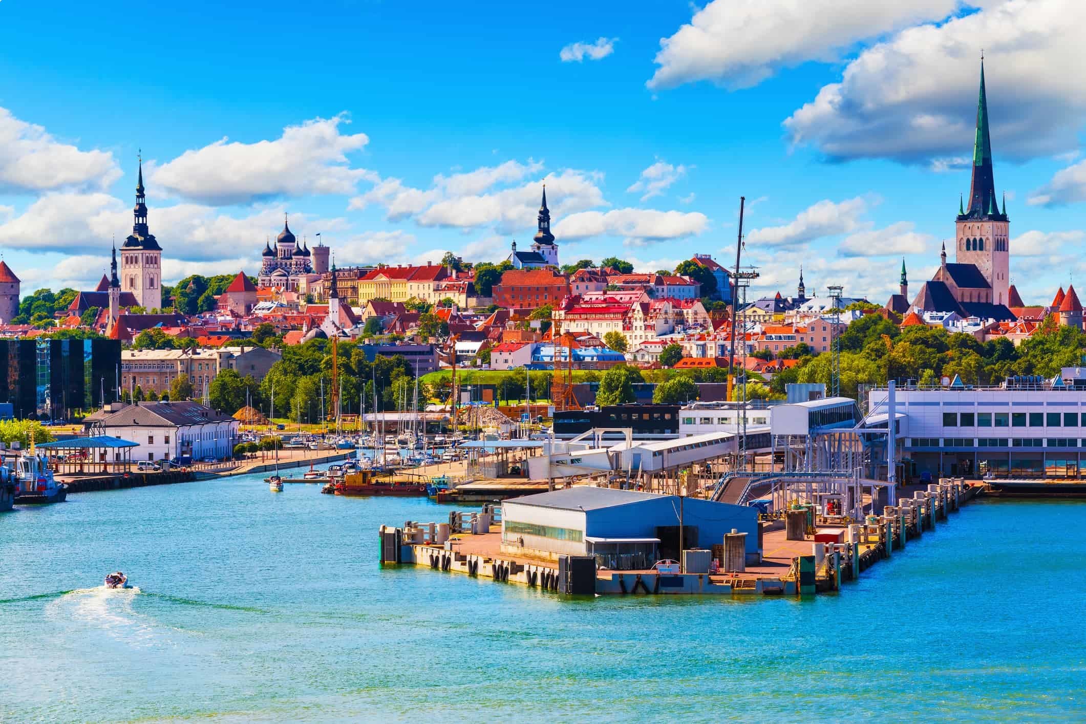 Tallinn: Private Old Town & Hidden Courtyards Expert Tour