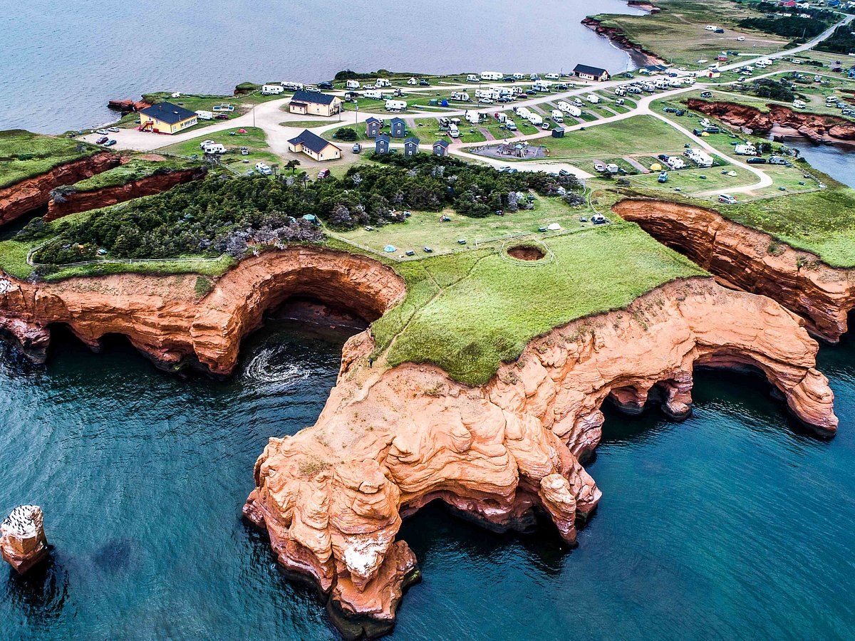 Parc de Gros-Cap: Coastal Trail & Red-Rock Sea Caves