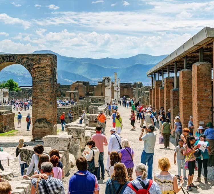 Pompeii Private Excavation Tour with Archaeologist Guide