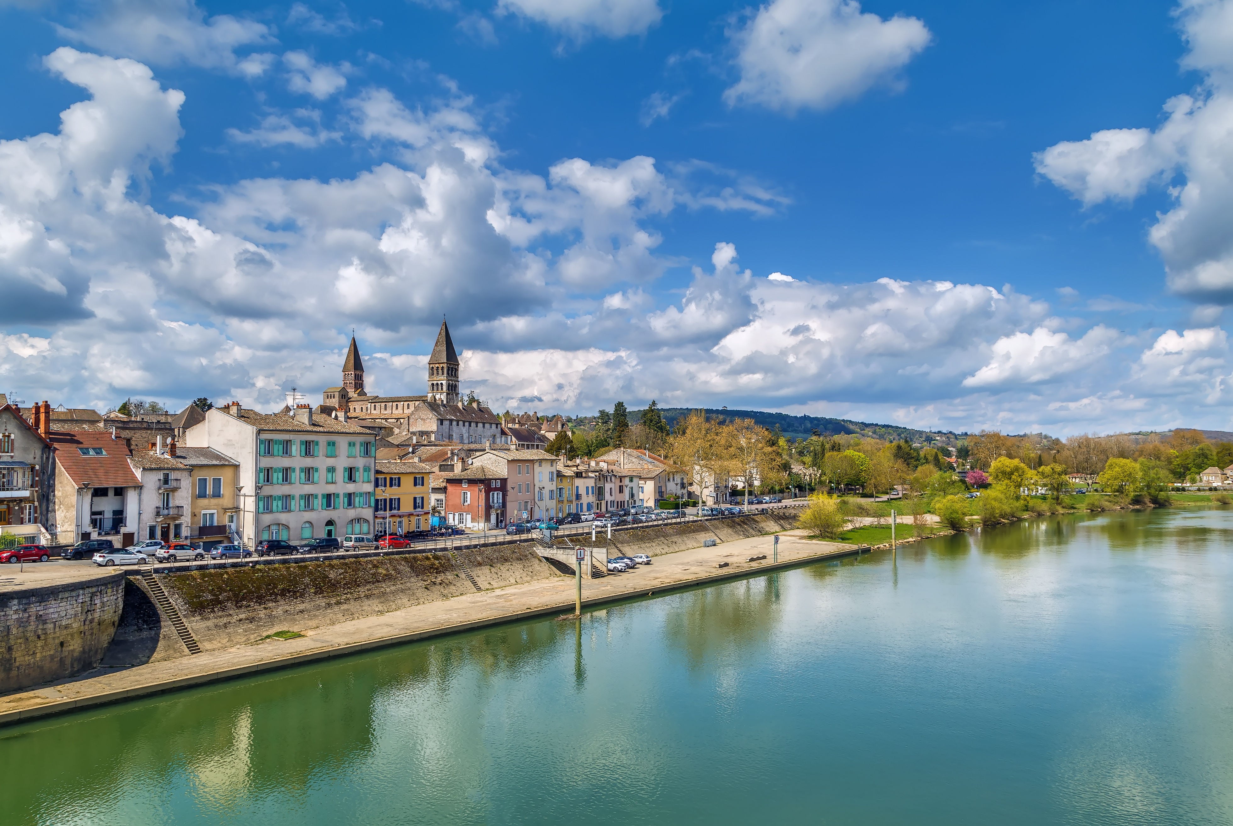 Tournus Market, Gastronomy & Caves: Guided Food & Wine Walk