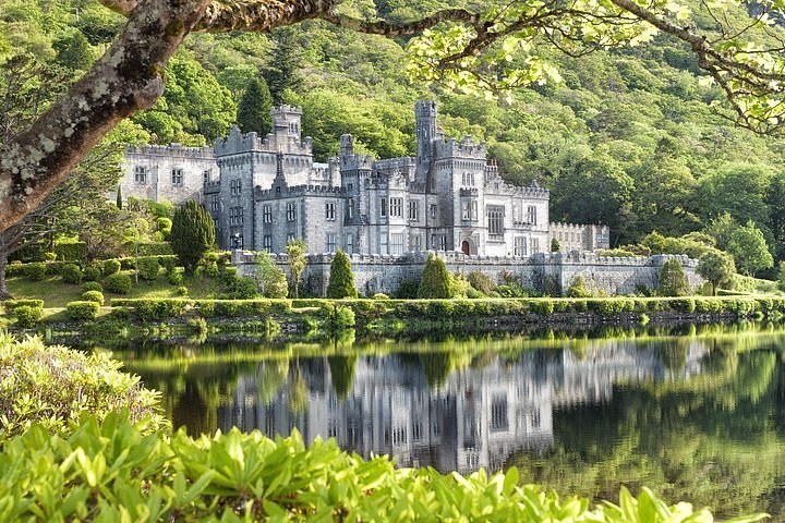 Connemara, Cong & Kylemore Abbey Full-Day Guided Tour