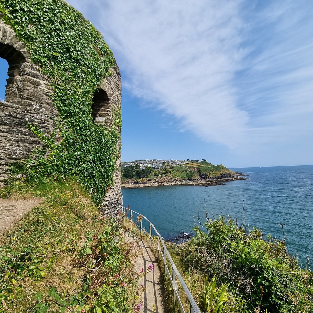St Catherine's Castle, Readymoney Cove & Hidden Fowey Walking Tour