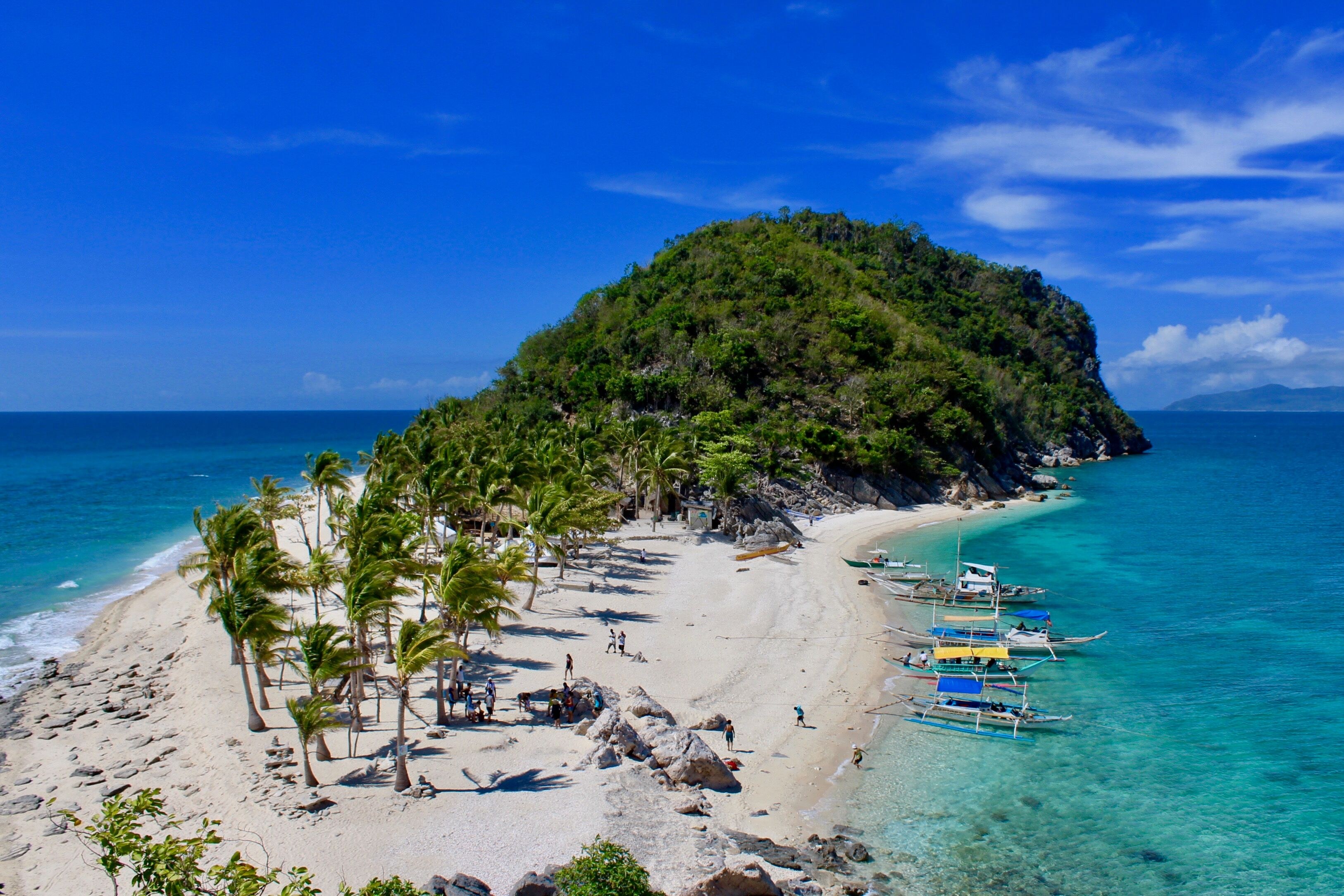 Cabugao Beach & Isla de Cabugao: Secluded Coastal Afternoon