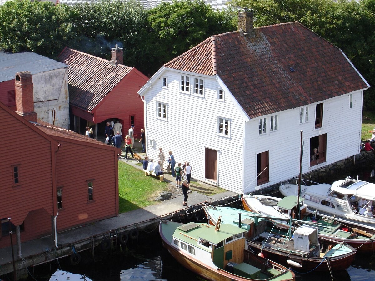 Dokken Herring Museum: Private Curator-Led Cultural Immersion