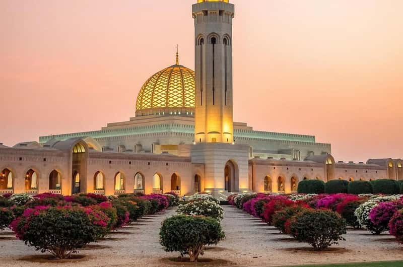 Sultan Qaboos Grand Mosque: Private Guided Dawn Visit