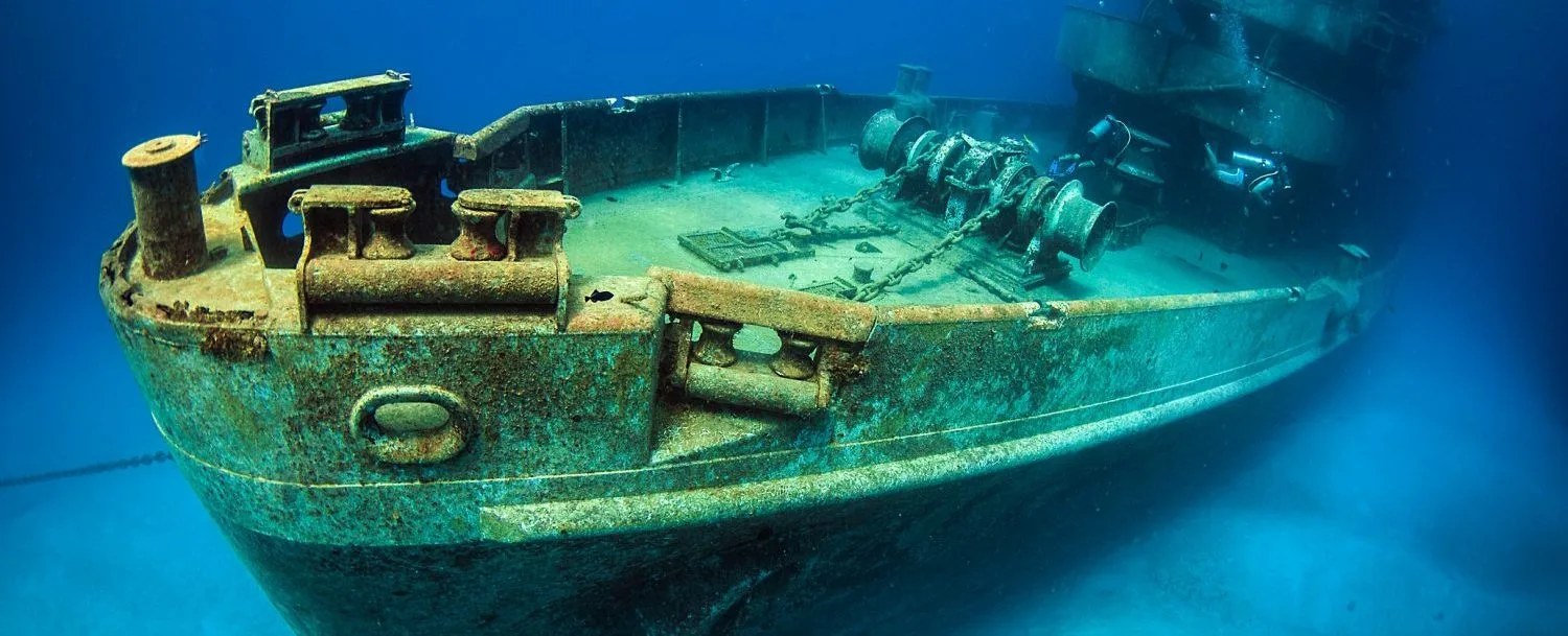 USS Kittiwake Wreck Dive: Guided Private Scuba Experience