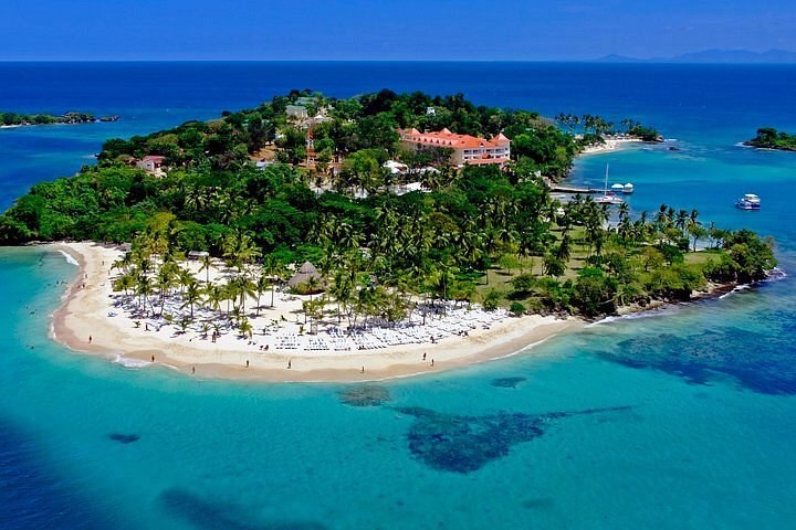 Cayo Levantado (Bacardi Island): Private Catamaran Day