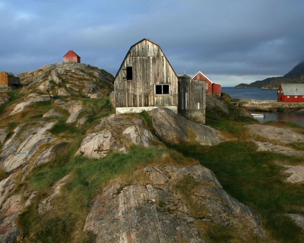 Boat Voyage to Assaqutaq: The Abandoned Arctic Settlement