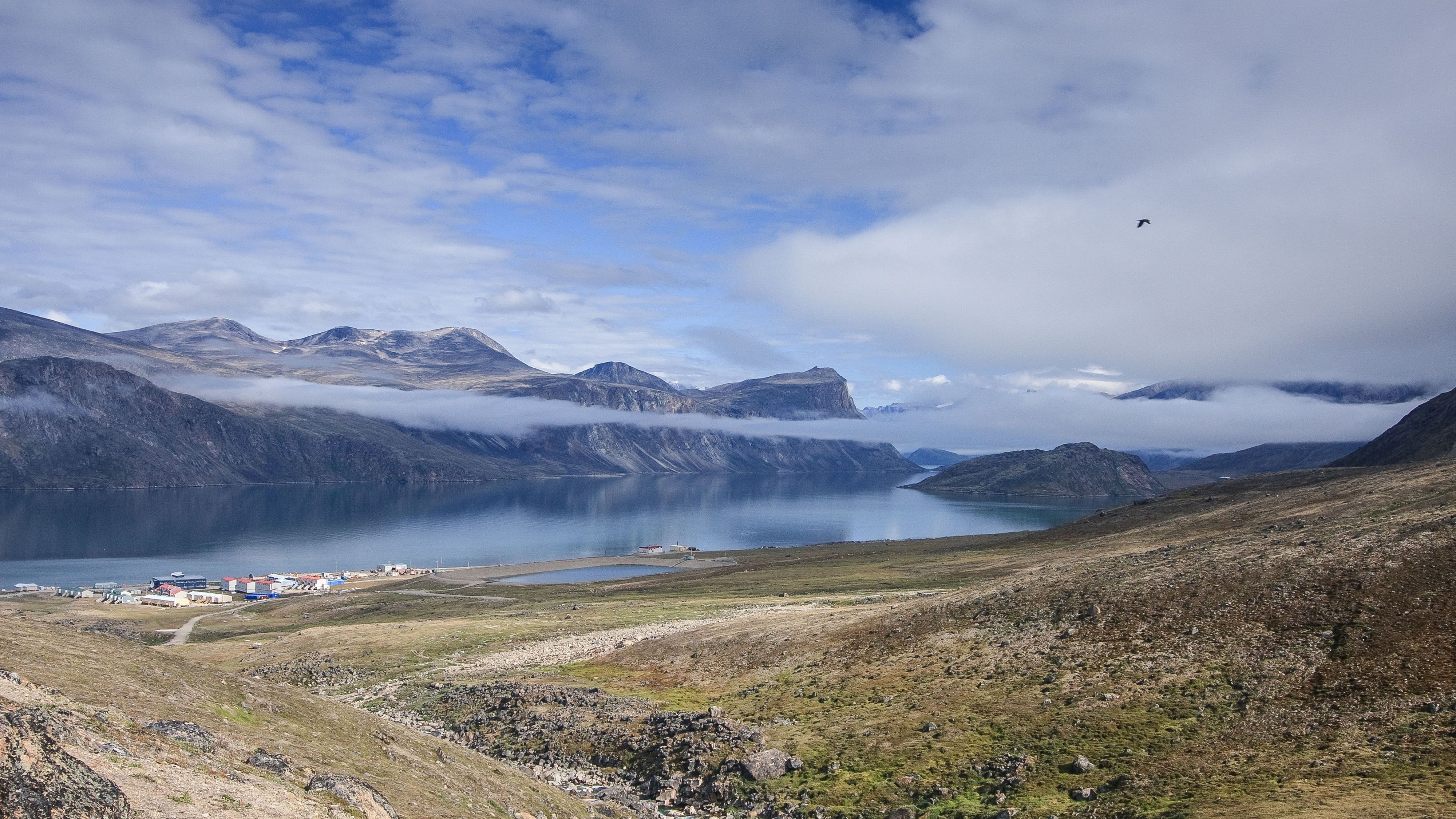 Pangnirtung Fjord: Private Boat Expedition with Inuit Guide