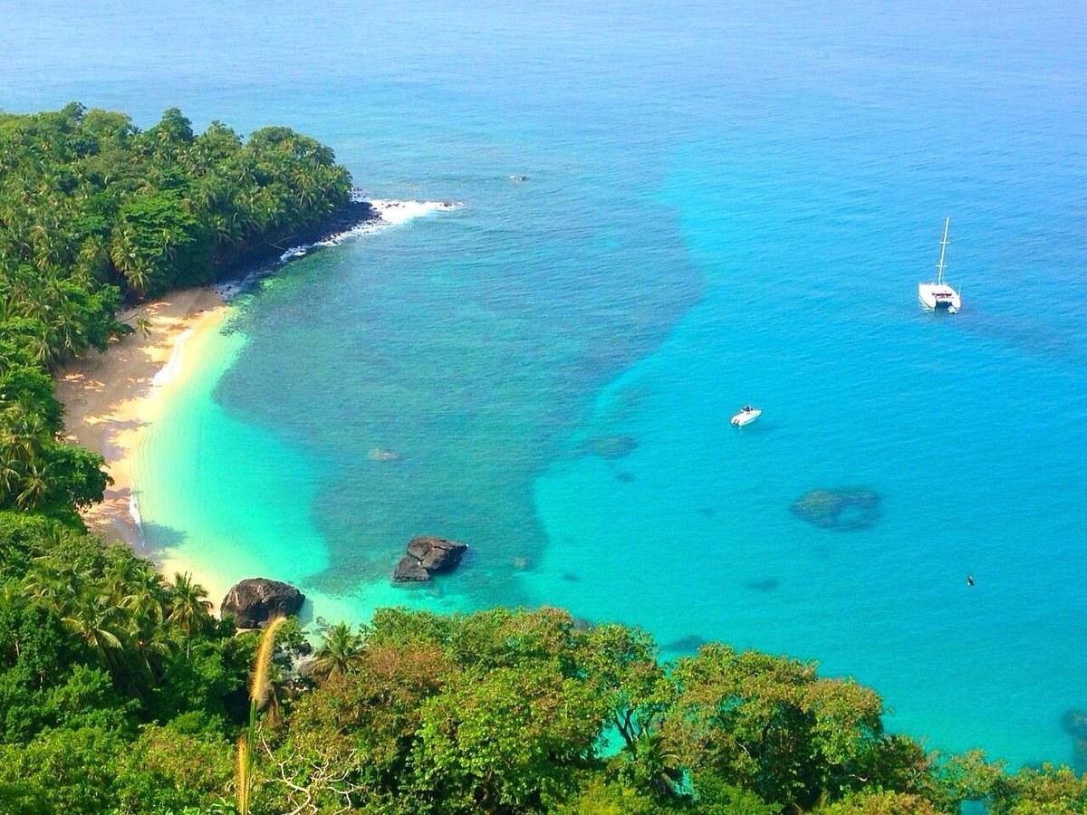Banana Beach & Coastline Boat Tour: Príncipe's Finest Shore