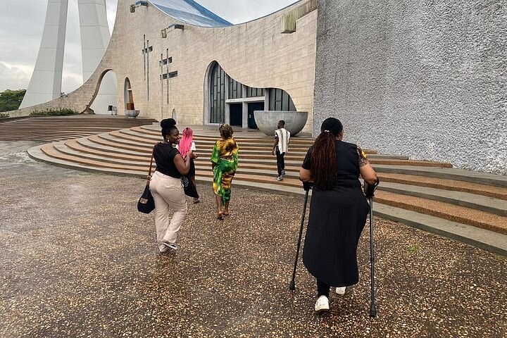 Abidjan Private City Immersion: Plateau, Treichville & Markets