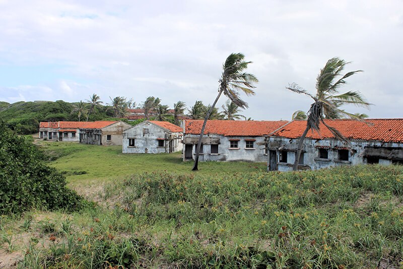 Ruins of the Old Pomene Hotel: Private Guided History Walk