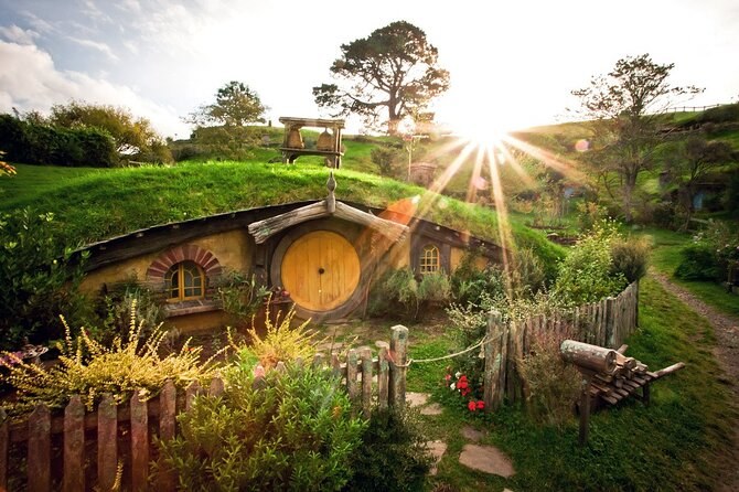 Hobbiton Movie Set: Private Guided Tour from Tauranga