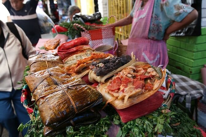 Huatulco Walking Food Tour: Crucecita Market & Mezcal Tasting