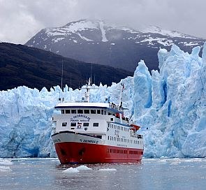 Laguna San Rafael Glacier: Catamaran Expedition