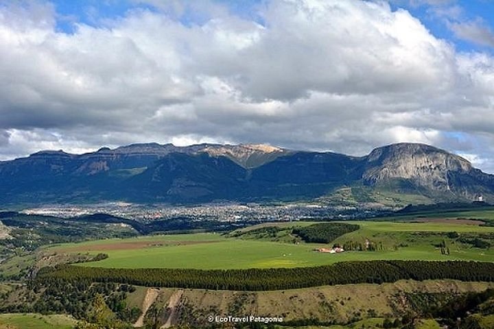 Coyhaique & Cuesta Caracoles: Private Scenic Drive & Asado Lunch
