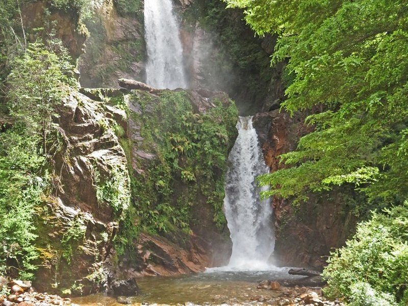 Coyhaique Valley: Culture, Streuselkuchen & Waterfalls Day Tour