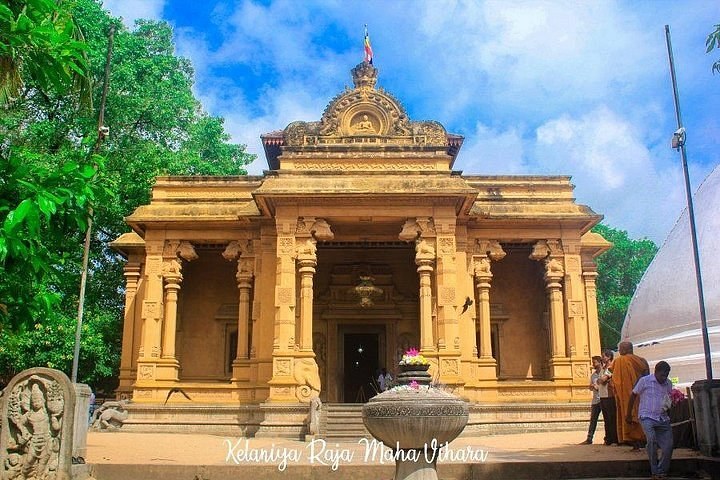Kelaniya Raja Maha Vihara & Colombo Highlights: Private Half-Day