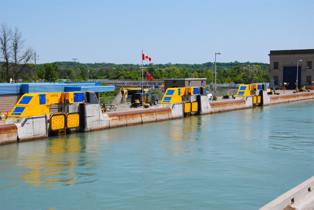Welland Canal Lock Experience: Private Guided Ship-Watch & History Tour