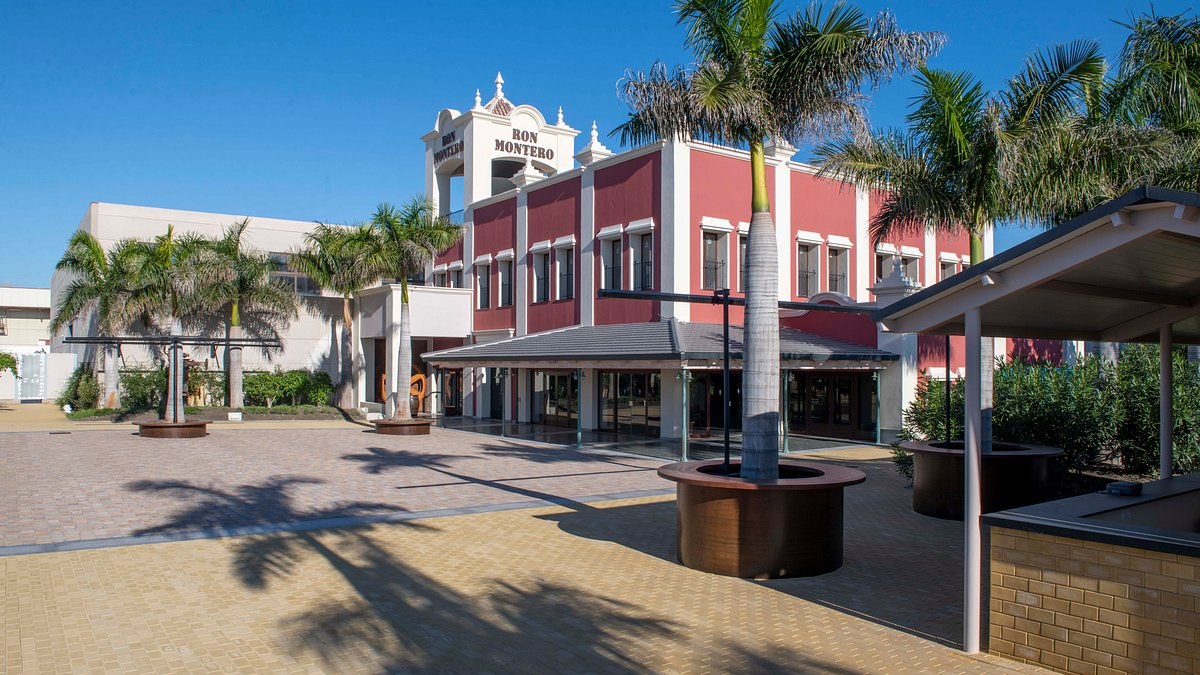 Ron Montero Rum Distillery & Tropical Fruit Estate: Exclusive Tasting