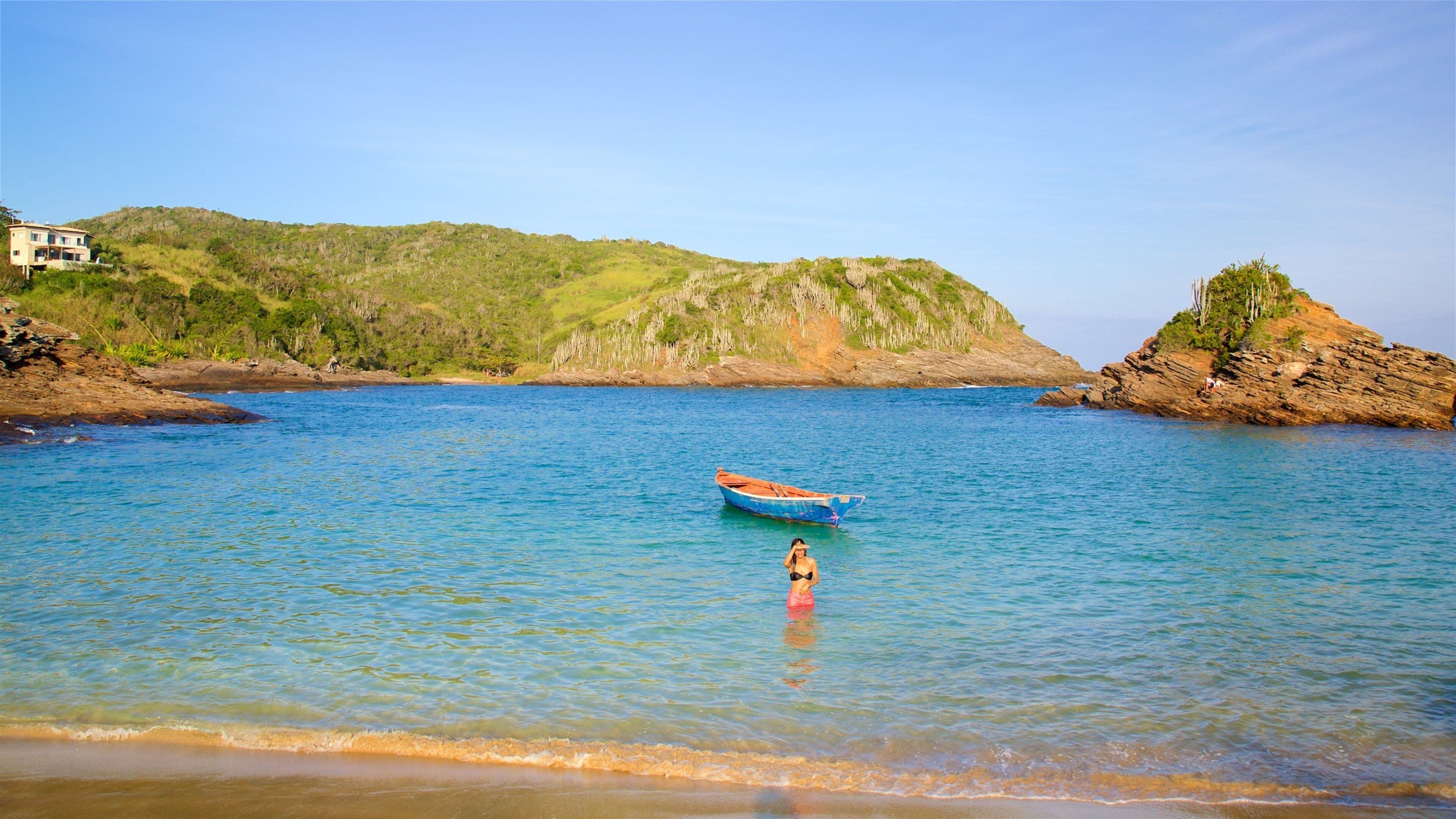 Ferradura Beach: Luxury Horseshoe Cove Afternoon Retreat