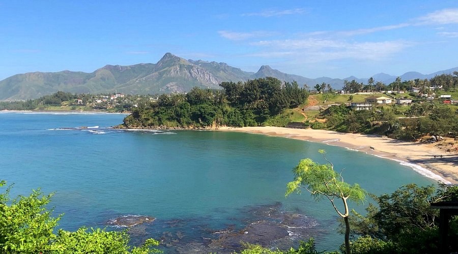 Libanona Beach & Fort Flacourt: History, Culture & Seafood at Dusk