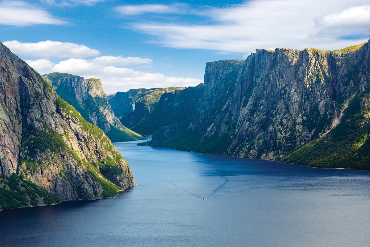 Gros Morne National Park: Private Full-Day UNESCO Odyssey