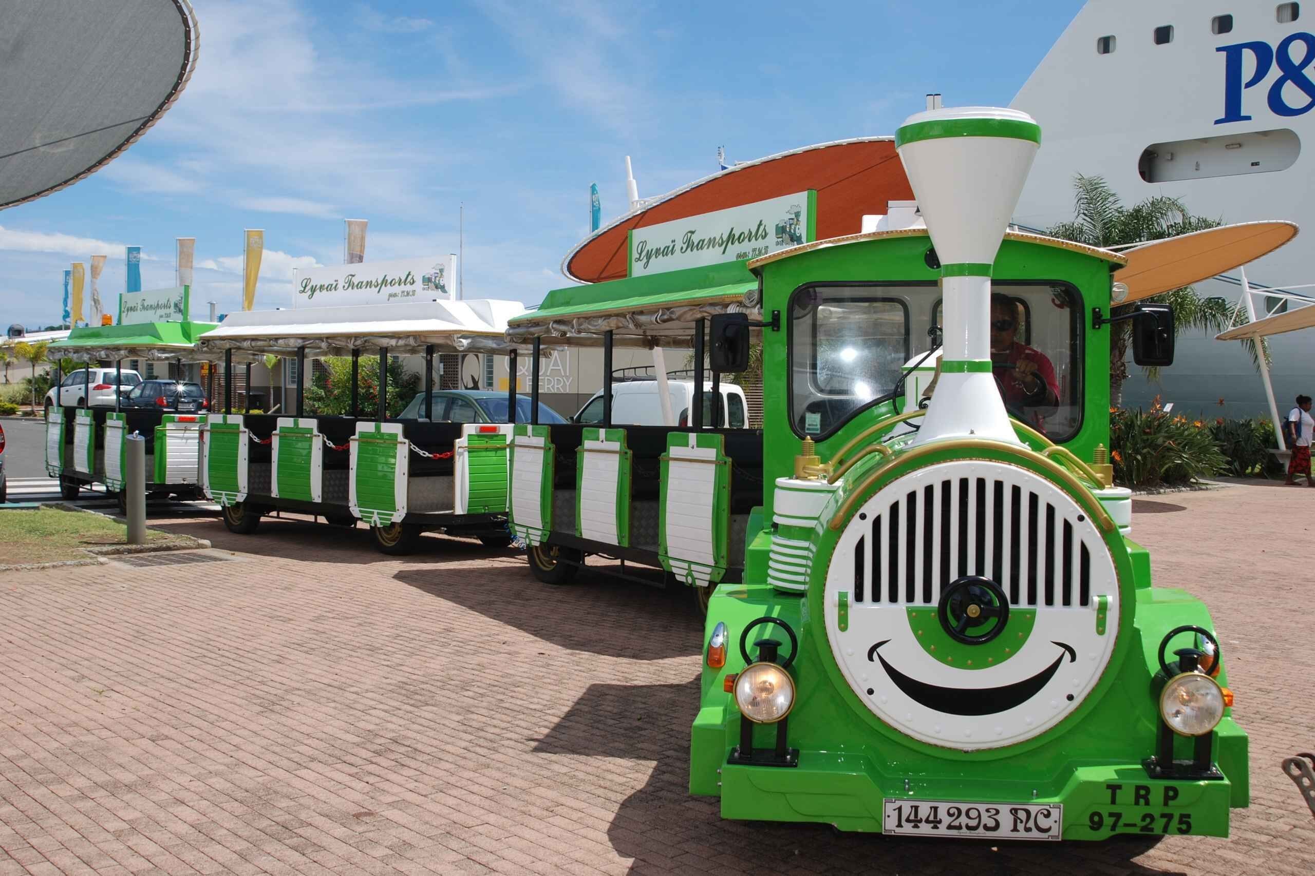 Lyvaï Little Green Train: Nouméa Panoramic City Tour