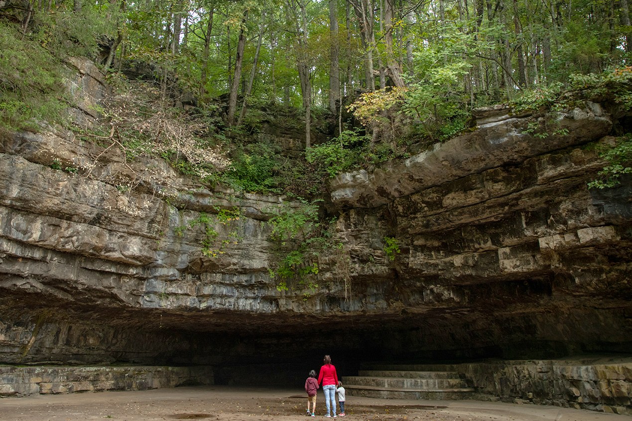Dunbar Cave State Park: Private Guided Cave & Nature Expedition