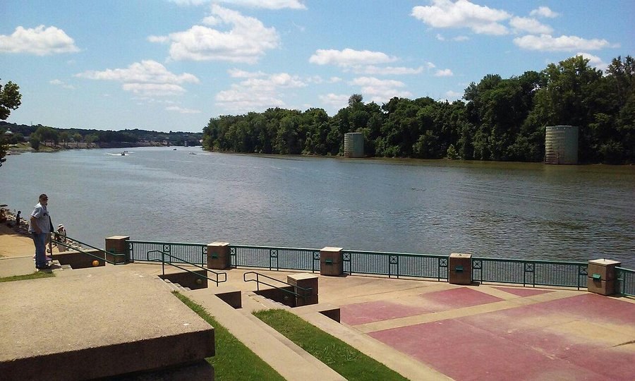 McGregor Park Riverwalk & Liberty Park: Scenic Cumberland River Walk