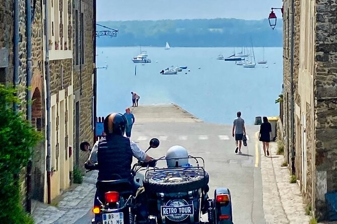 Saint-Malo & Saint-Suliac: Vintage Sidecar Coastal Village Adventure