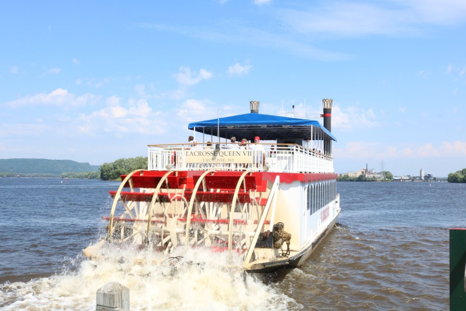 La Crosse Queen Paddleboat: Mississippi River Sightseeing Cruise
