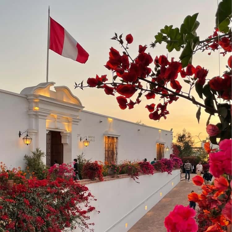 Miraflores, Barranco & Larco Museum: Lima's Luxe Highlights