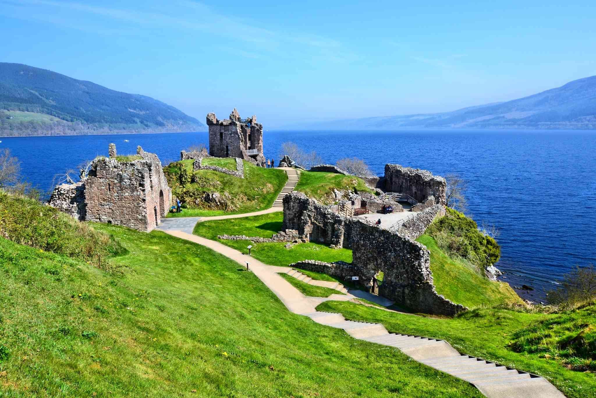 Private Loch Ness & Urquhart Castle Guided Day Tour