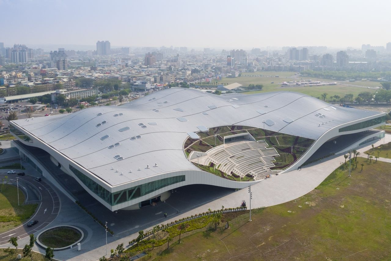 National Kaohsiung Center for the Arts (Weiwuying): Architecture & Guided Tour