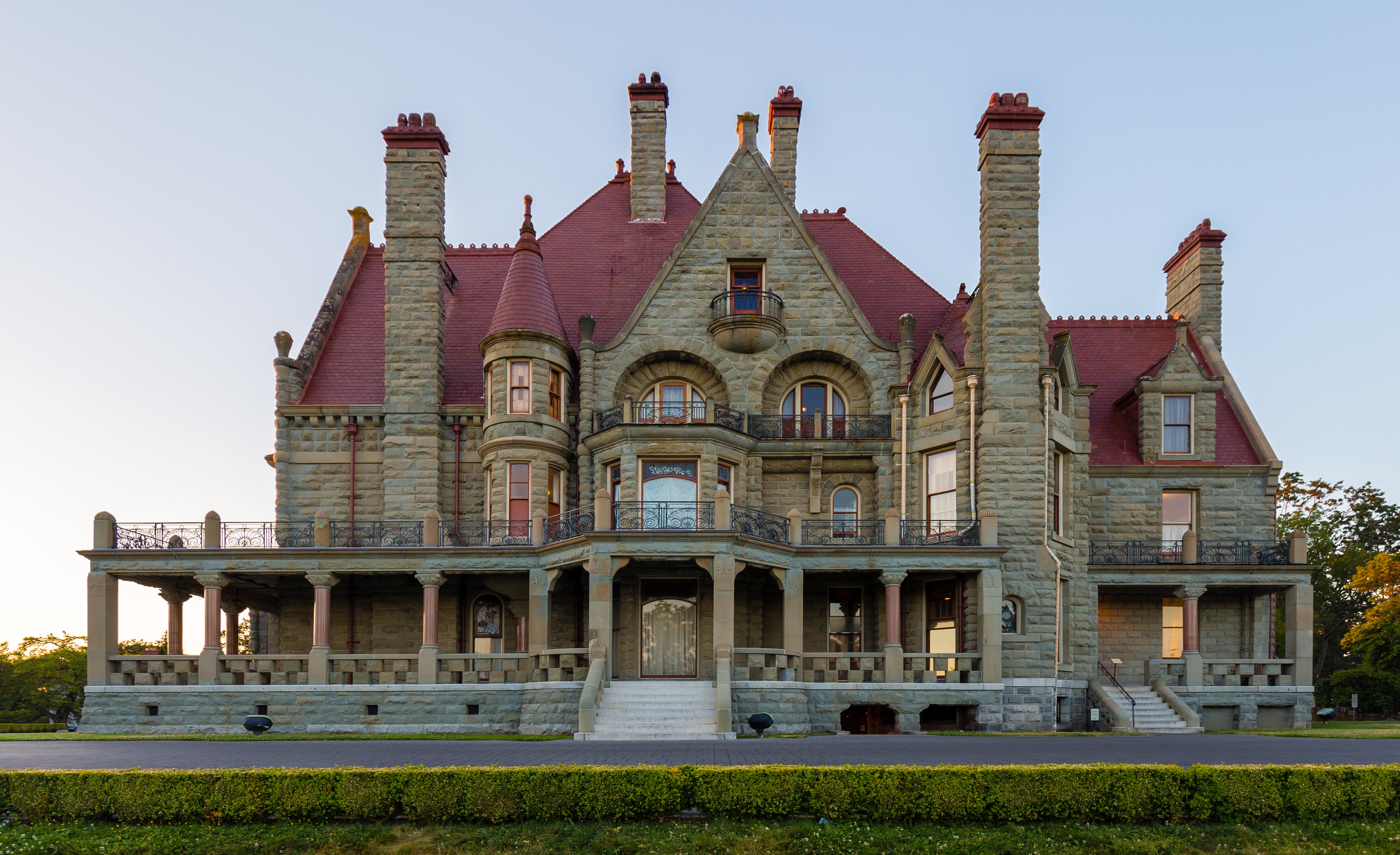 Craigdarroch Castle: Gilded Robber-Baron Mansion Exploration